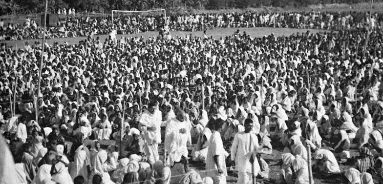 Mahatma Gandhi addressing a public meeting, Mahishadal, West Bengal, December 1946